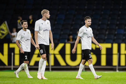 Oleksandr Pyschchur and Miljan Krpic of Györi ETO looks