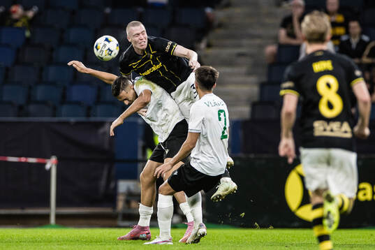 Thomas Poppler Isherwood of AIK and Nadhir Benbouali of