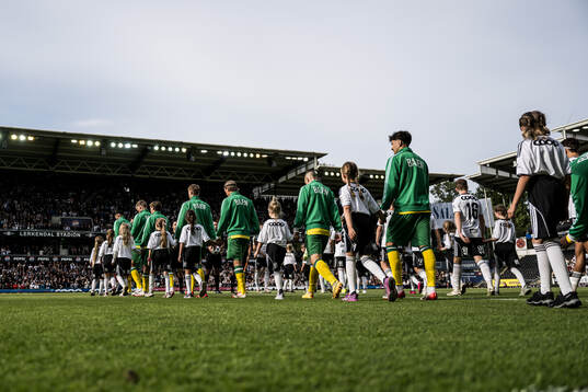 Players of Hammarby and of Rosenborg