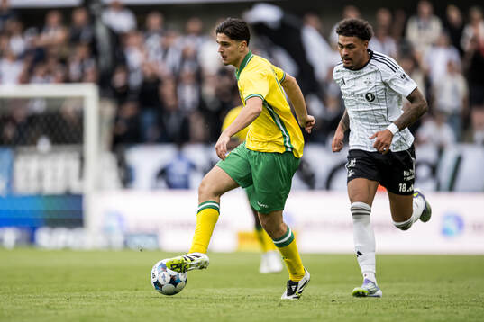 Adrian Lahdo of Hammarby and Noah Holm of Rosenborg