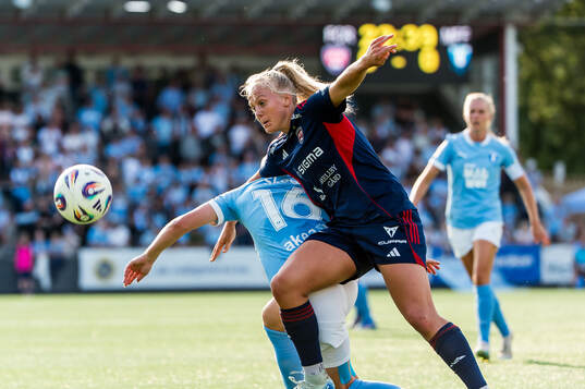 Rosengårds Molly Johansson och Malmö FFs Tuva Skoog