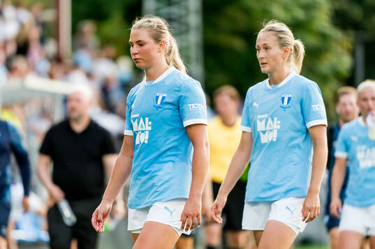 Malmö FFs Ellen Löfqvist och Sanna Kullberg deppar
