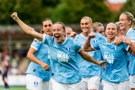 Bläddra bland fler bilder av Fotboll, Damallsvenskan, Rosengård - Malmö FF