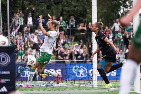 Hammarbys Ellen Wangerheim jublar