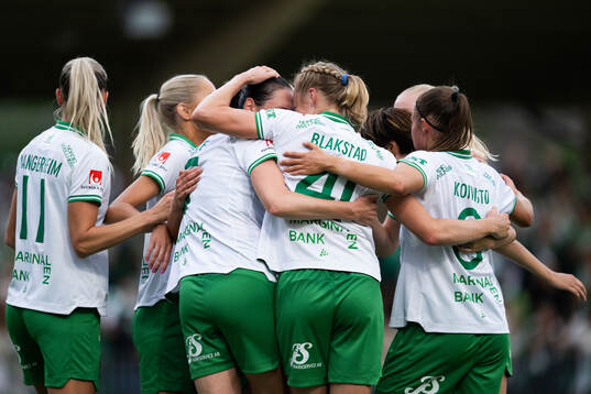 Hammarbys Julie Blakstad jublar med Simone Boye Sørensen