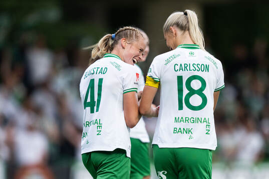 Hammarbys Julie Blakstad jublar med Alice Carlsson
