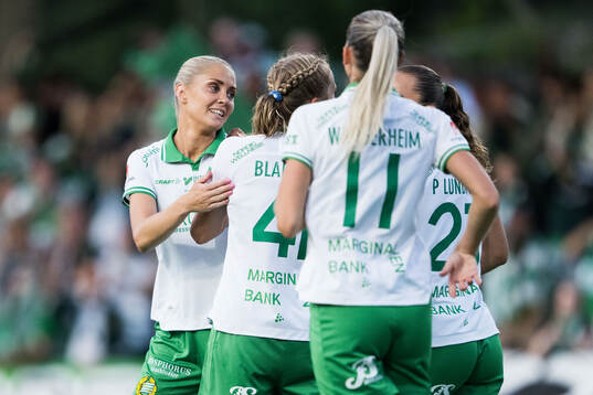 Hammarbys Alice Carlsson jublar