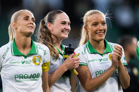 Hammarbys Alice Carlsson, Vilde Hasund och Smilla Holmberg