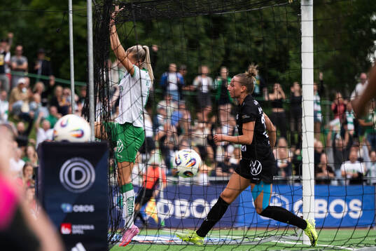 Hammarbys Ellen Wangerheim jublar