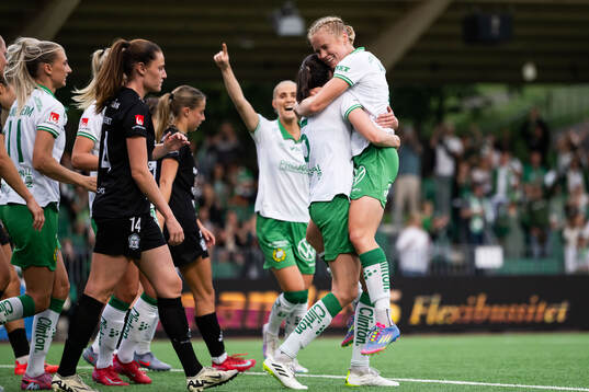 Hammarbys Julie Blakstad jublar med Simone Boye Sørensen