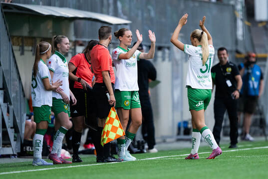 Hammarbys Sofia Reidy och Smilla Holmberg