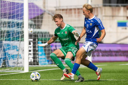 Sandvikens IFs målvakt Otto Lindell och GIF Sundsvalls