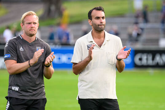 Sirius tränare Andreas Engelmark jublar