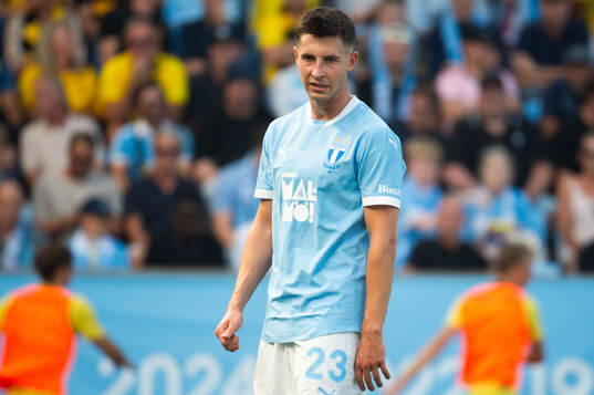 Malmö FFs Lasse Berg Johnsen deppar