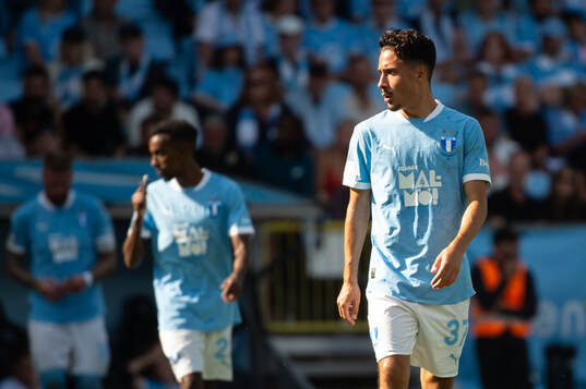 Malmö FFs Adrian Skogmar deppar