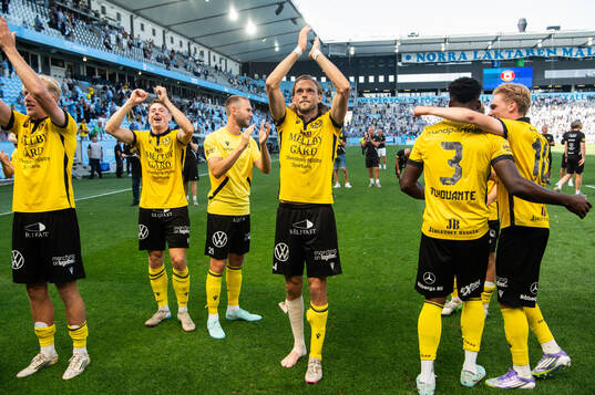 Mjällbys Elliot Stroud, Adam Petersson och Tom Pettersson