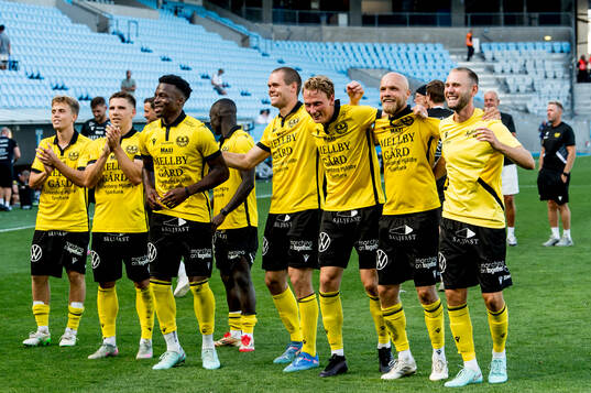 Mjällbys spelare jublar