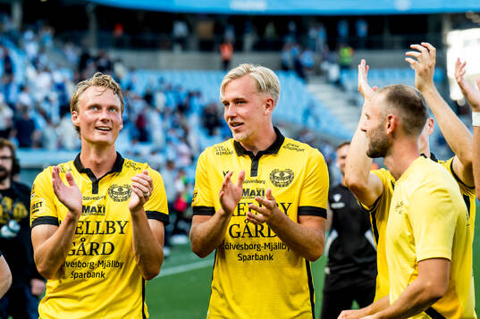 Mjällbys Herman Johansson jublar