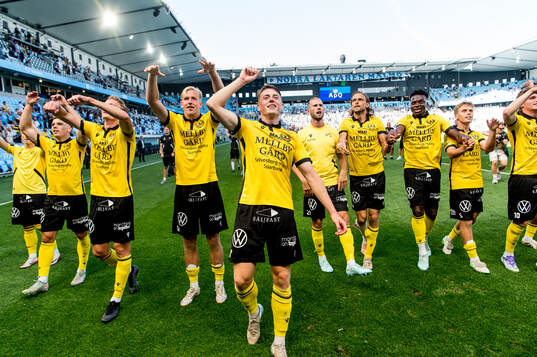Mjällbys Elliot Stroud jublar