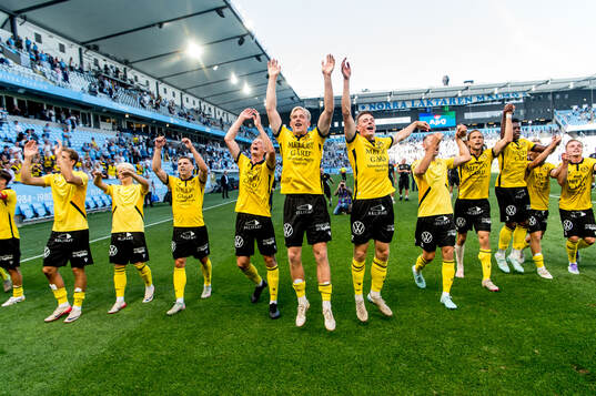 Mjällbys spelare jublar