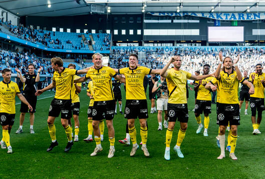 Mjällbys spelare jublar