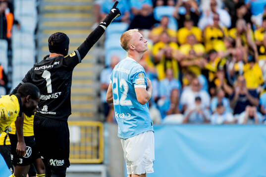 Malmö FFs Daniel Gudjohnsen deppar