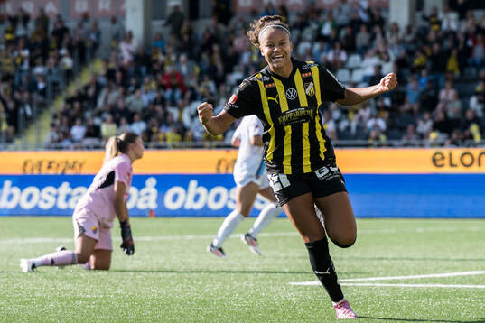 Häckens Felicia Schröder jublar