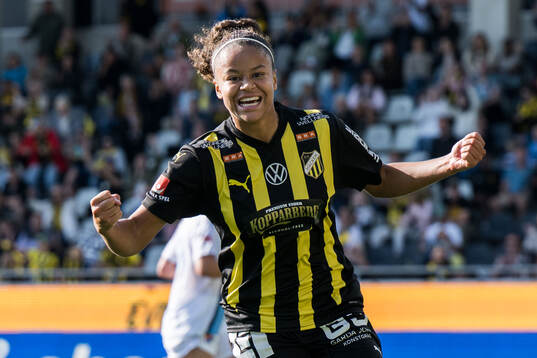 Häckens Felicia Schröder jublar