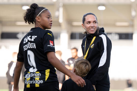 Häckens Felicia Schröder och Elin Rubensson