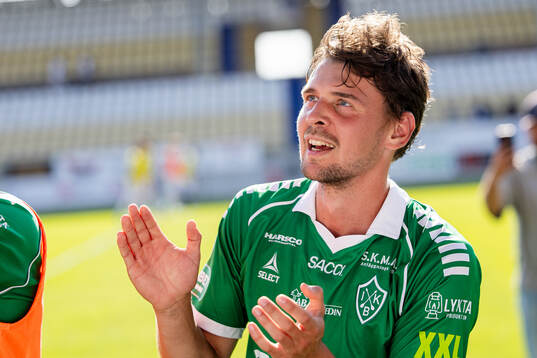 Brages Pontus Jonsson jublar
