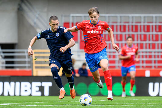 Utsiktens Arian Kabashi och Helsingborgs Lukas Kjellnäs