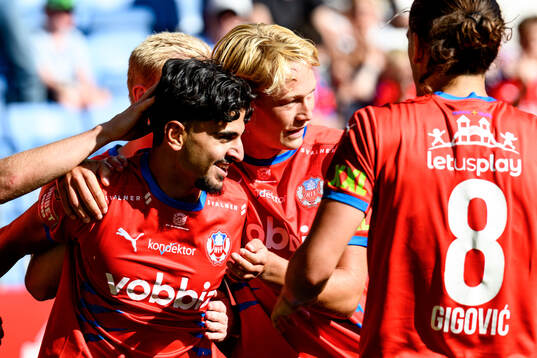Helsingborgs Baker Amer och Alvin Nordin jublar