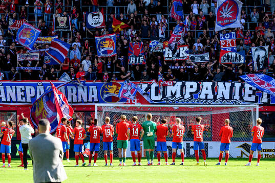 Helsingborgs spelare jublar