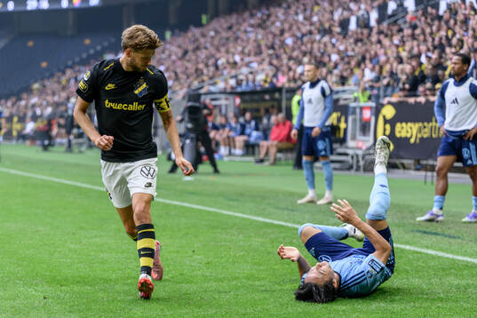 AIKs Anton Salétros och Djurgårdens Keita Kosugi