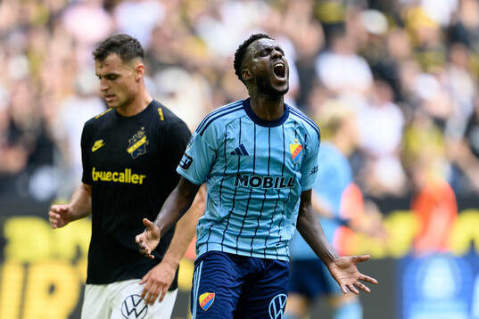 Djurgårdens Tokmac Nguen reagerar