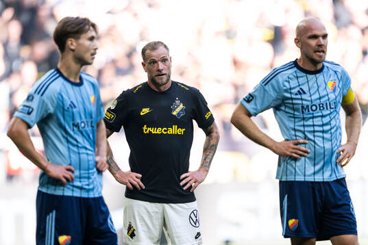 Djurgårdens Miro Tenho och Marcus Danielson samt AIKs John