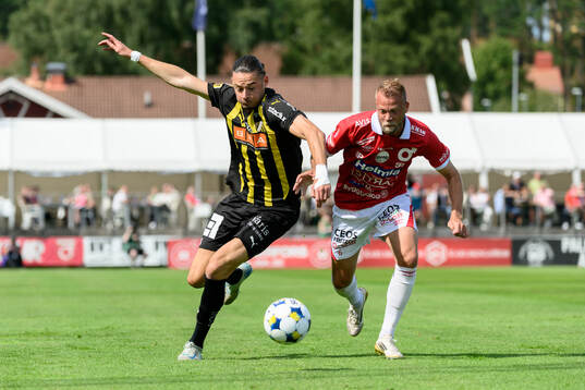 Häckens Amor Layouni och Degerfors Daniel Sundgren