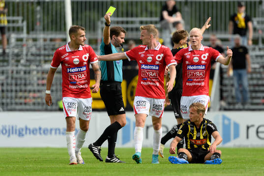 Degerfors Christos Gravius får gult kort