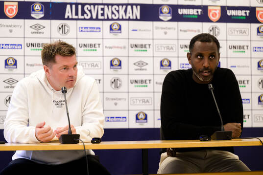 Häckens tränare Jens Gustafsson och Degerfors tränare