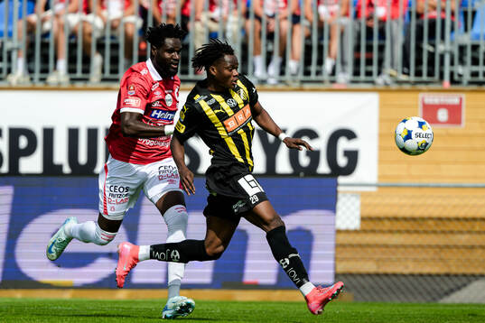 Häckens Severin Nioule och Degerfors Nasiru Moro