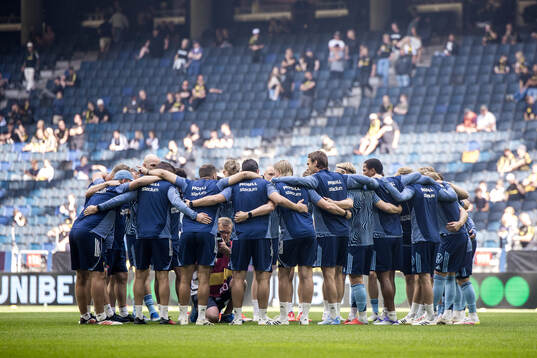 Djurgårdens spelare samla
