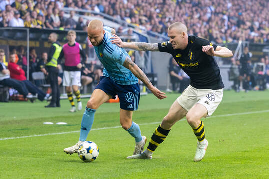 Djurgårdens Adam Ståhl och AIKs Thomas Poppler Isherwood