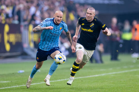 Djurgårdens Adam Ståhl och AIKs Thomas Poppler Isherwood