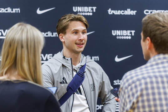 Djurgårdens Miro Tenho i mixade zonen