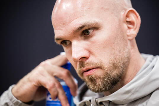 Djurgårdens Marcus Danielson i mixade zonen