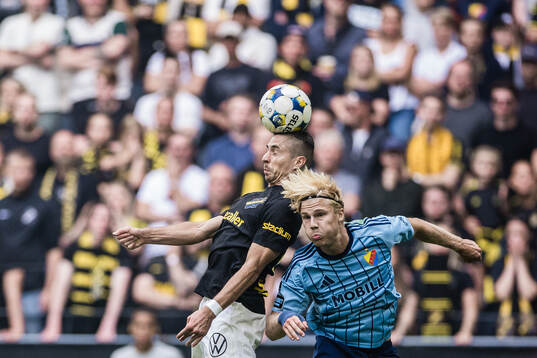 AIKs Dino Besirovic och Djurgårdens Theo Bergvall
