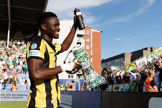 Hammarbys Ibrahima Breze Fofana jublar