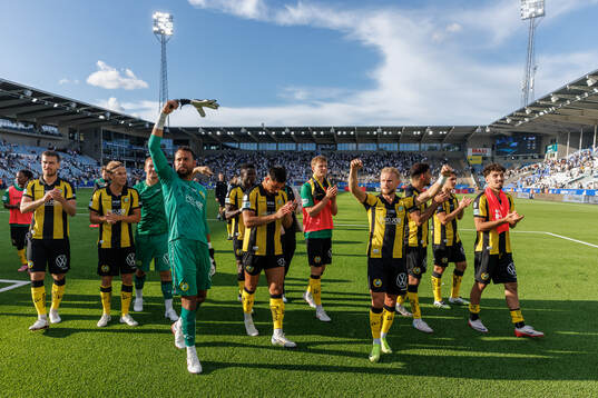 Hammarbys spelare jublar