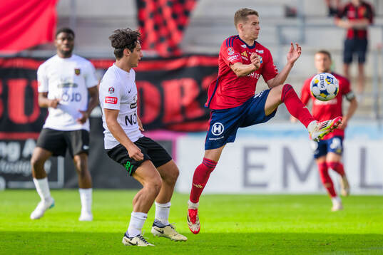 Brommapojkarnas Kevin Ackermann och Östers Anssi Suhonen