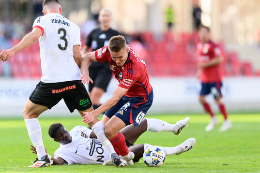 Brommapojkarnas Even Hovland och Issiaga Camara mot Östers